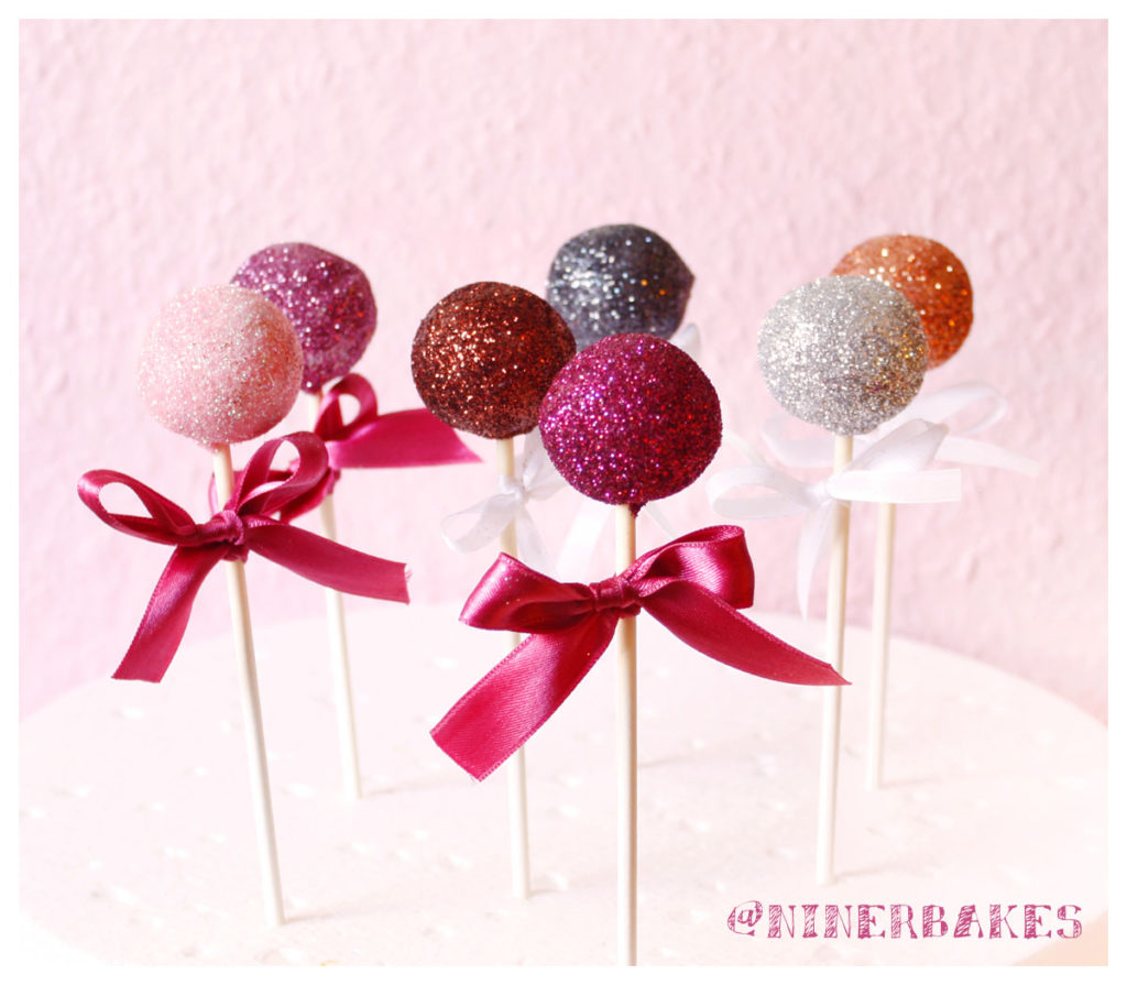 happynewyear_cakepops_glitter